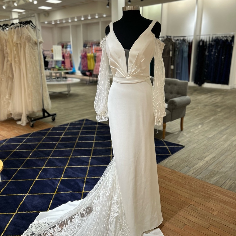 Mon Cheri Elegant White Long Sleeve Dress